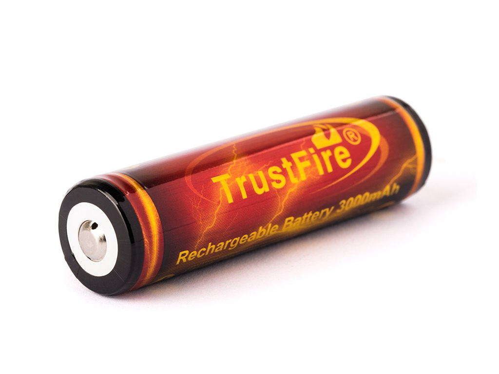 Trustfire 18650 3000mAh 3.6 V - 3.7 V Li-ion Chroniony ( PCB ) Trustfire 18650 3000mAh 3.6 V - 3.7 V Li-ion Chroniony ( PCB )