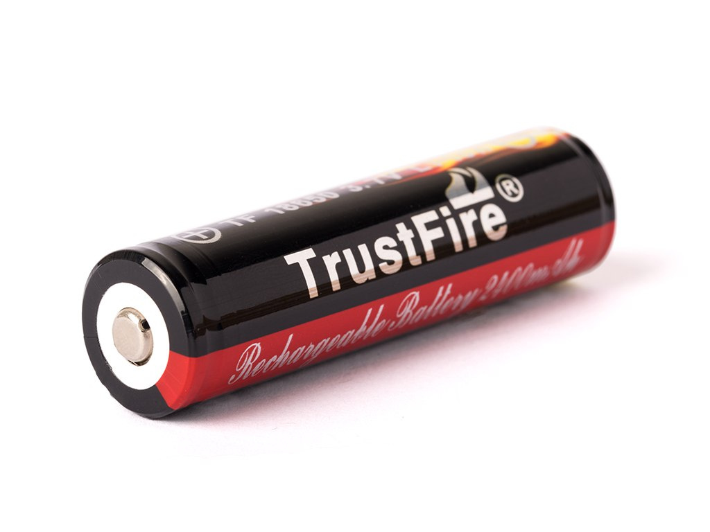 Trustfire 18650 2400mAh 3.7V chroniony ( PCB ) Trustfire 18650 2400mAh 3.7V chroniony ( PCB )