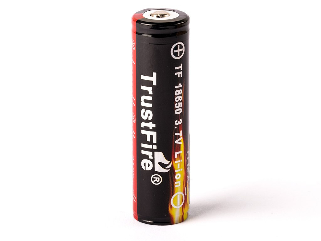 Trustfire 18650 2400mAh 3.7V chroniony ( PCB ) Trustfire 18650 2400mAh 3.7V chroniony ( PCB )