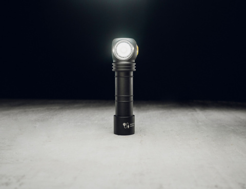 Latarka czołowa WIZARD C2 PRO Magnet USB Armytek 2330 lm światło ciepłe Latarka czołowa WIZARD C2 PRO Magnet USB Armytek 2330 lm światło ciepłe