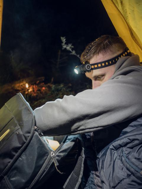 Latarka czołowa WIZARD C2 PRO MAX Magnetic USB Warm 3720 Lm Armytek Latarka czołowa WIZARD C2 PRO MAX Magnetic USB Warm 3720 Lm Armytek